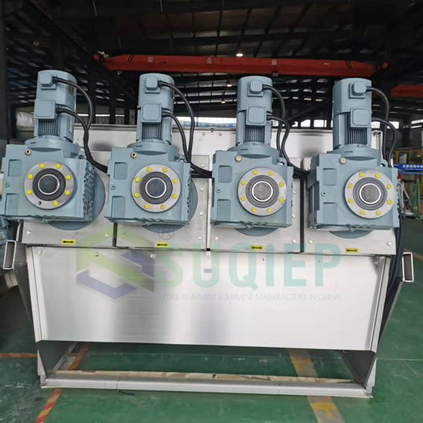 QUAD VOLUTE SCREW PRESS Frontview